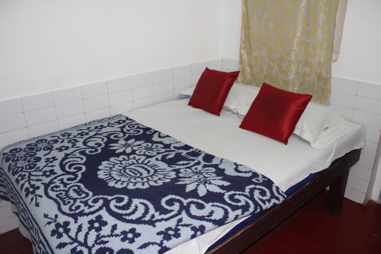 Balaji Guest House ปอนดิเชอรี ภายนอก รูปภาพ